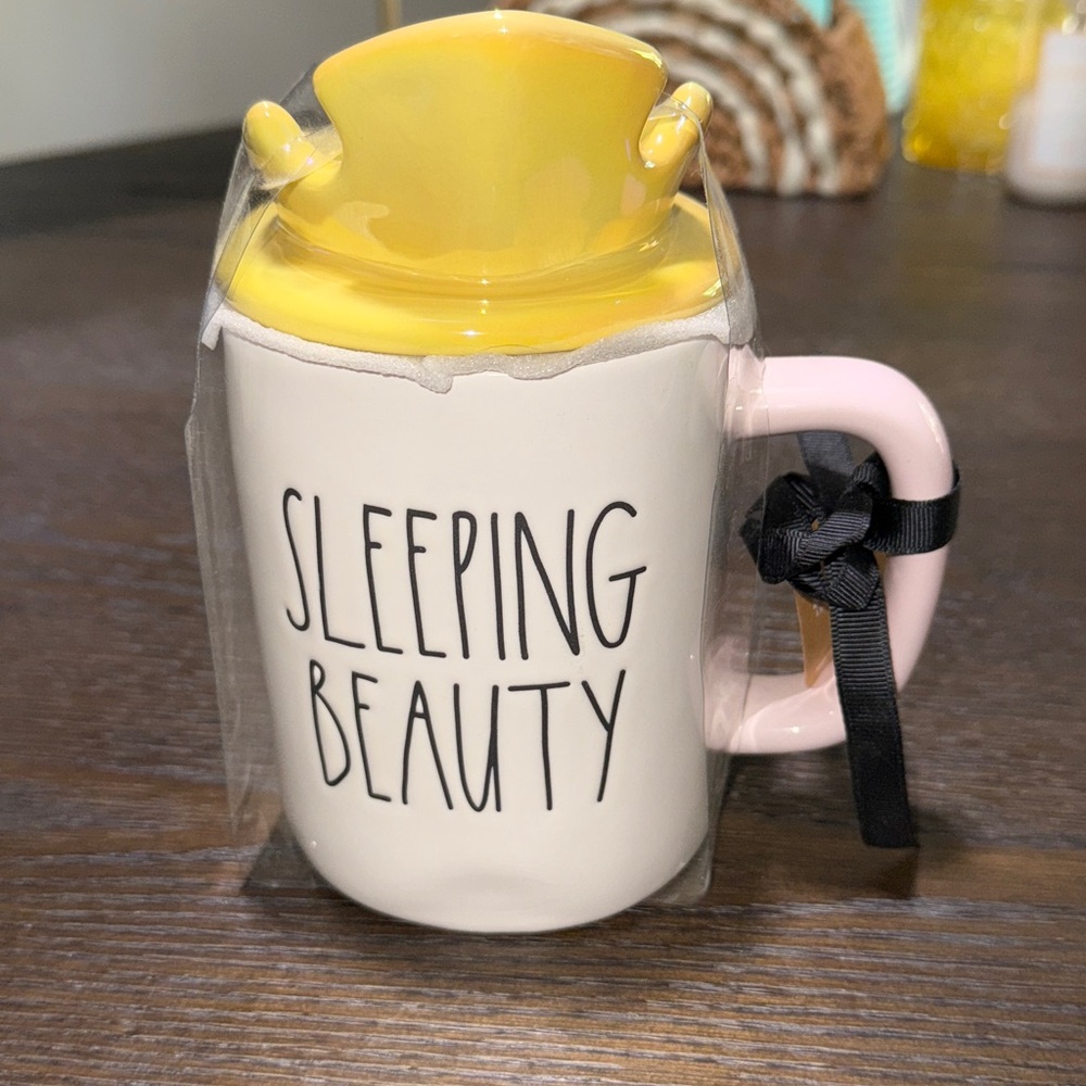 Rae Dunn sleeping beauty lidded mug, NWT